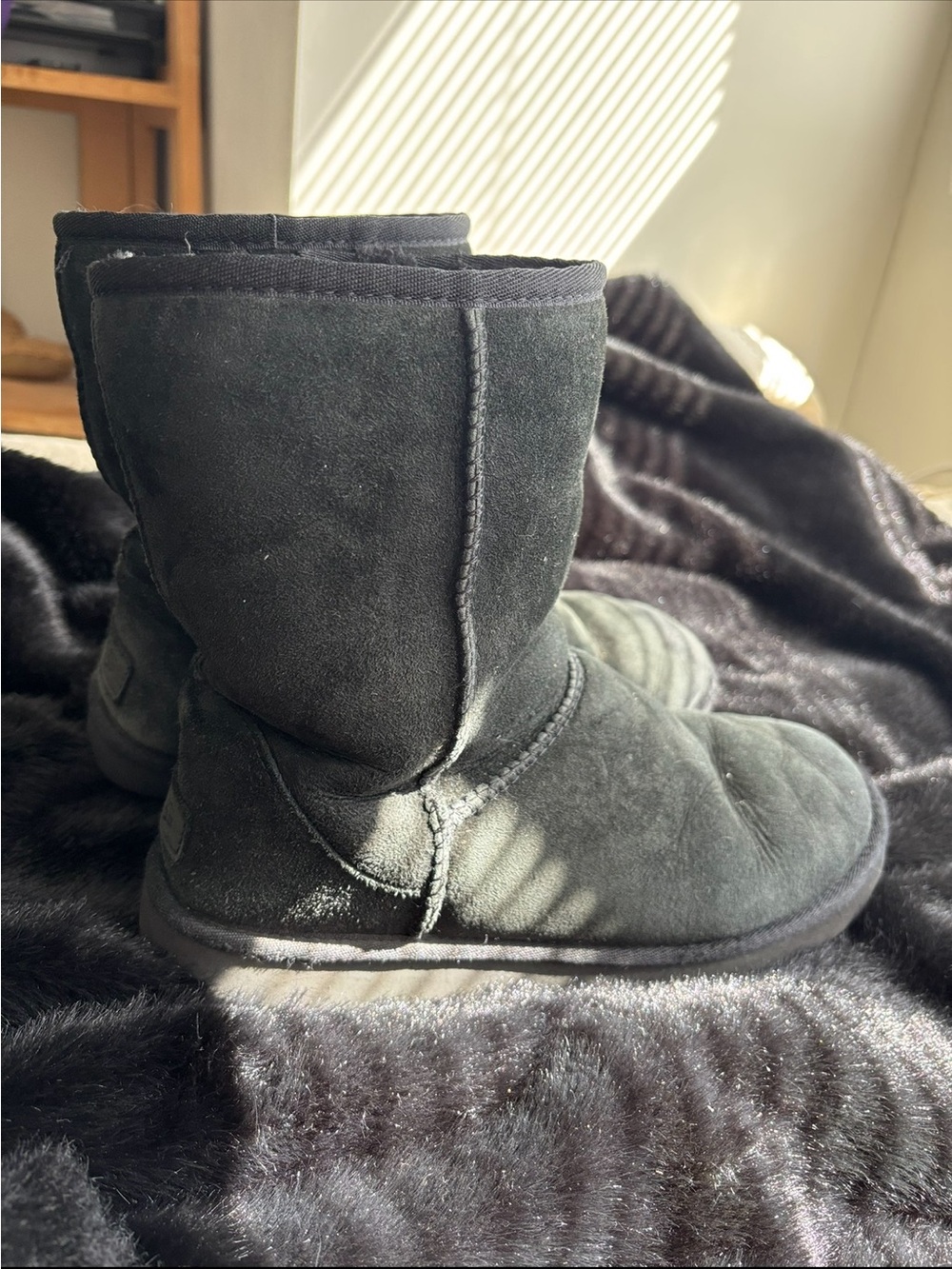 UGG Classic Short Boots Black Size 7 – Fair Condition